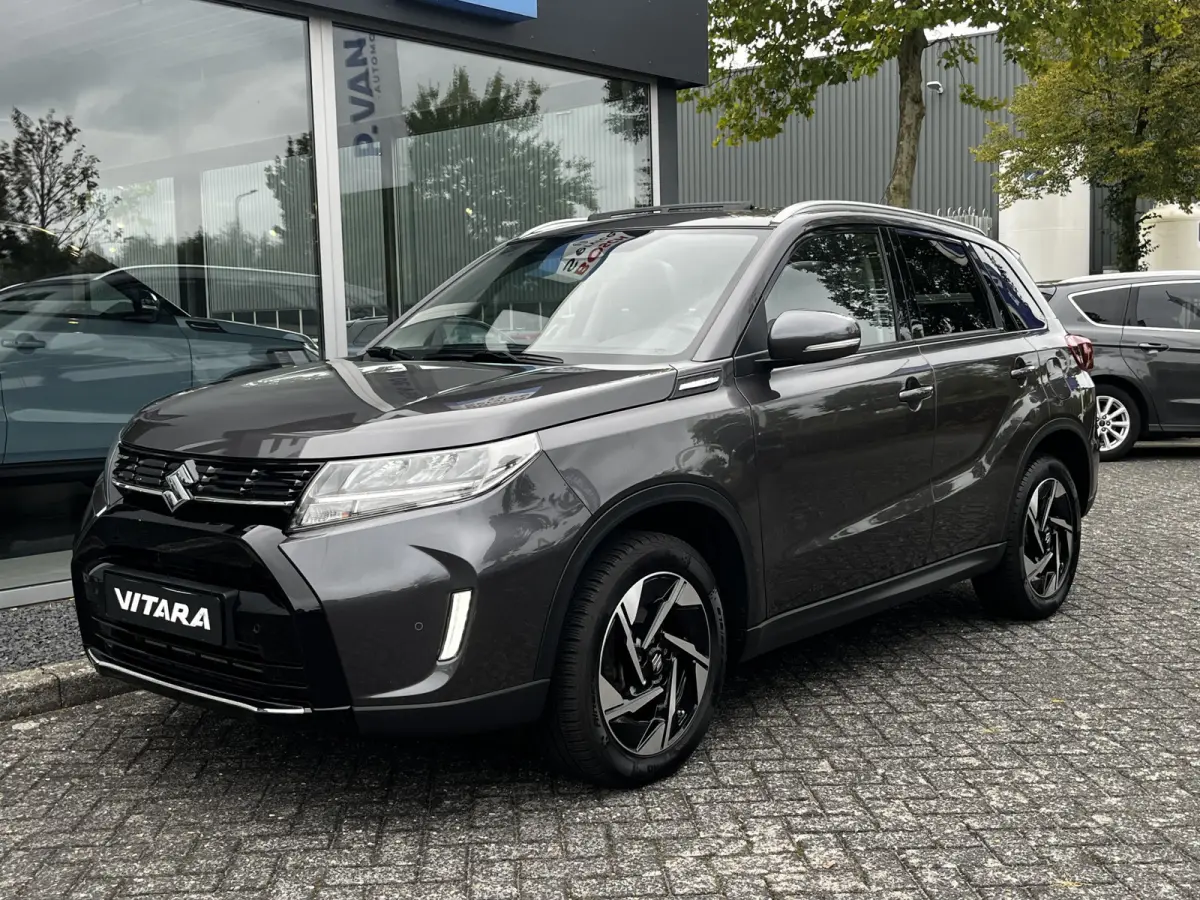 1.4 Boosterjet Smart Hybrid Style Automaat | €2.000,- voordeel | Meerdere kleuren leverbaar | Pano | Adapt. Cruise | Camera | Dodehoek | Rijstrook | Stoelverwarming | etc. etc.