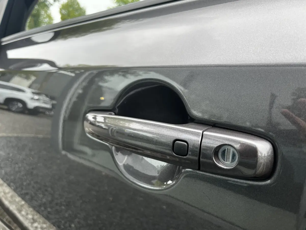 1.4 Boosterjet Smart Hybrid Style Automaat | €2.000,- voordeel | Meerdere kleuren leverbaar | Pano | Adapt. Cruise | Camera | Dodehoek | Rijstrook | Stoelverwarming | etc. etc.
