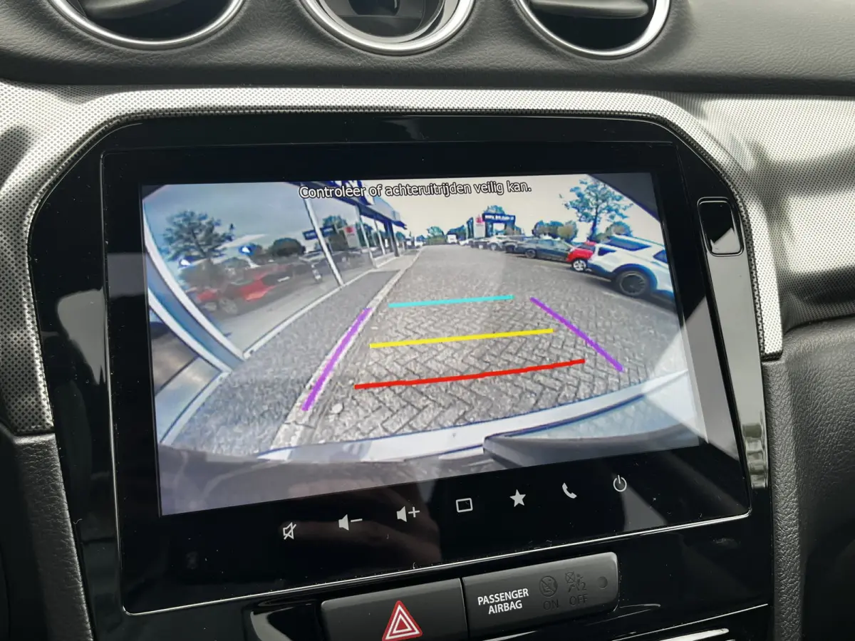 1.4 Boosterjet Smart Hybrid Style Automaat | €2.000,- voordeel | Meerdere kleuren leverbaar | Pano | Adapt. Cruise | Camera | Dodehoek | Rijstrook | Stoelverwarming | etc. etc.