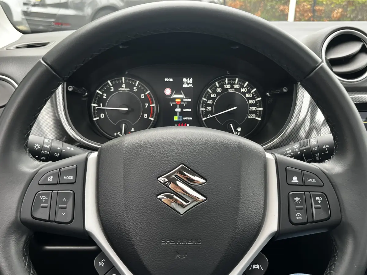 1.4 Boosterjet Smart Hybrid Style Automaat | €2.000,- voordeel | Meerdere kleuren leverbaar | Pano | Adapt. Cruise | Camera | Dodehoek | Rijstrook | Stoelverwarming | etc. etc.