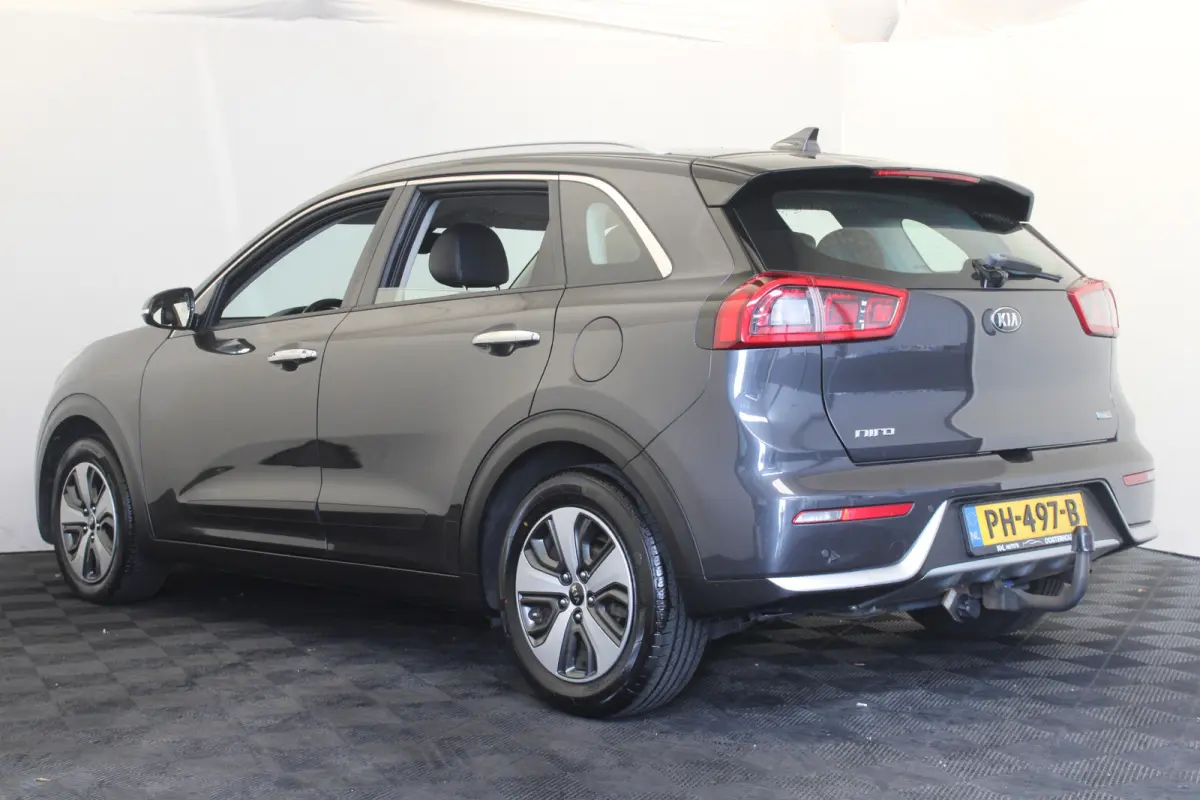 1.6 GDi Hybrid First Edition