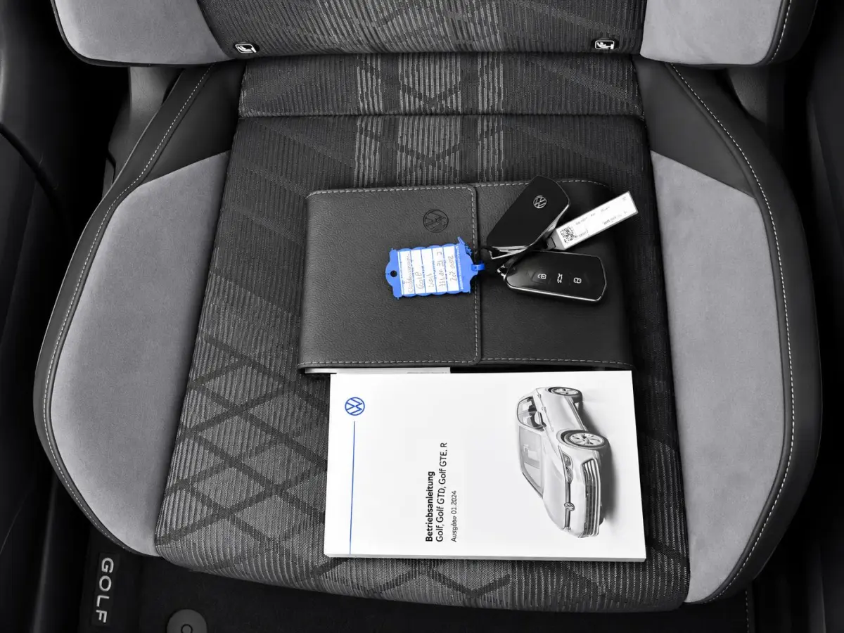 1.5 eTSI R-Line Business | Automaat | Panoramadak | 19 Inch Velgen | Black Style | Stoel/ Stuurverwarming | Achteruitrijcamera | Apple CarPlay/ Android Auto | Full-LED |