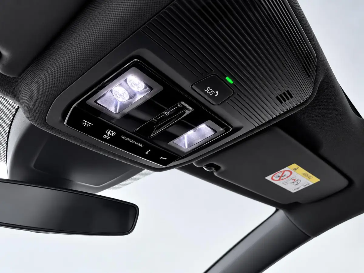 1.5 eTSI R-Line Business | Automaat | Panoramadak | 19 Inch Velgen | Black Style | Stoel/ Stuurverwarming | Achteruitrijcamera | Apple CarPlay/ Android Auto | Full-LED |