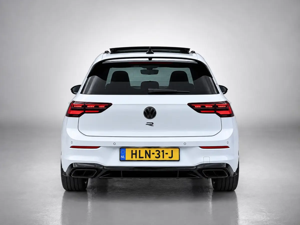 1.5 eTSI R-Line Business | Automaat | Panoramadak | 19 Inch Velgen | Black Style | Stoel/ Stuurverwarming | Achteruitrijcamera | Apple CarPlay/ Android Auto | Full-LED |
