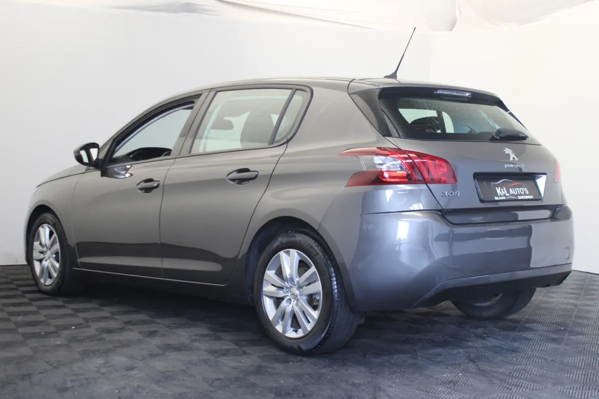 1.2 PureTech Blue Lease Premium
