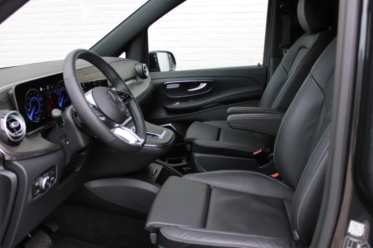 300 L2 / AMG / Luchtvering / 200 KM!!! / 7-Persoons / Burmester / Vol Opties / NIEUW