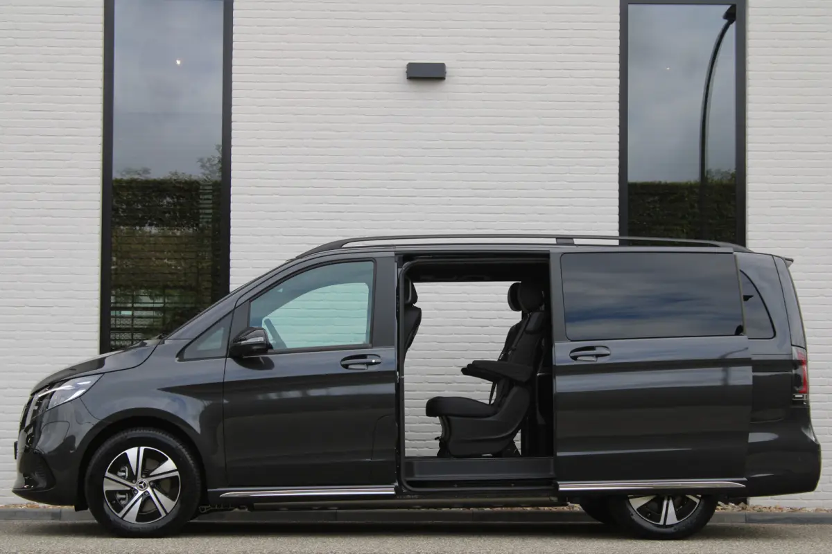 300 L2 / AMG / Luchtvering / 200 KM!!! / 7-Persoons / Burmester / Vol Opties / NIEUW