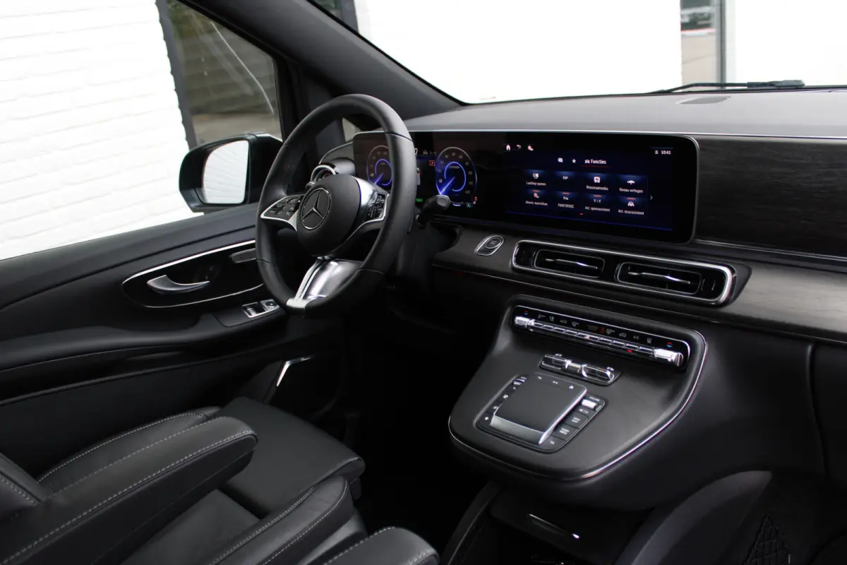 300 L2 / AMG / Luchtvering / 200 KM!!! / 7-Persoons / Burmester / Vol Opties / NIEUW