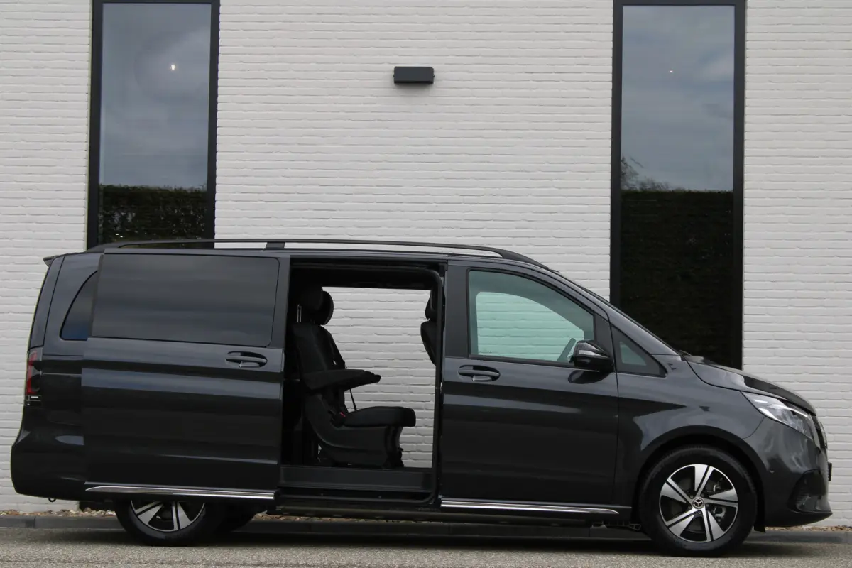 300 L2 / AMG / Luchtvering / 200 KM!!! / 7-Persoons / Burmester / Vol Opties / NIEUW