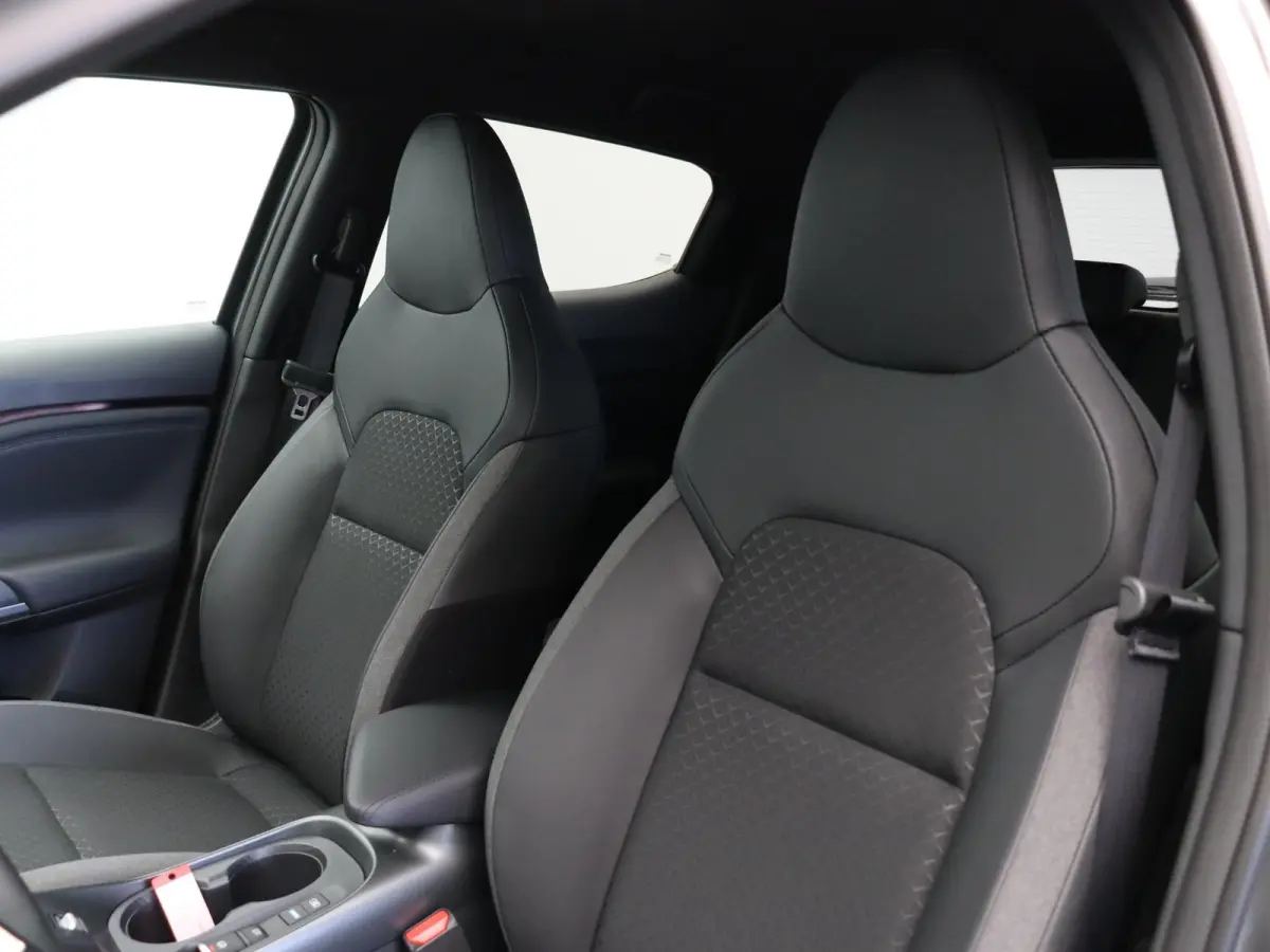 1.6 Hybrid N-Design | Automaat | Stoel en Stuur Verwarming | Adaptieve Cruise Control |