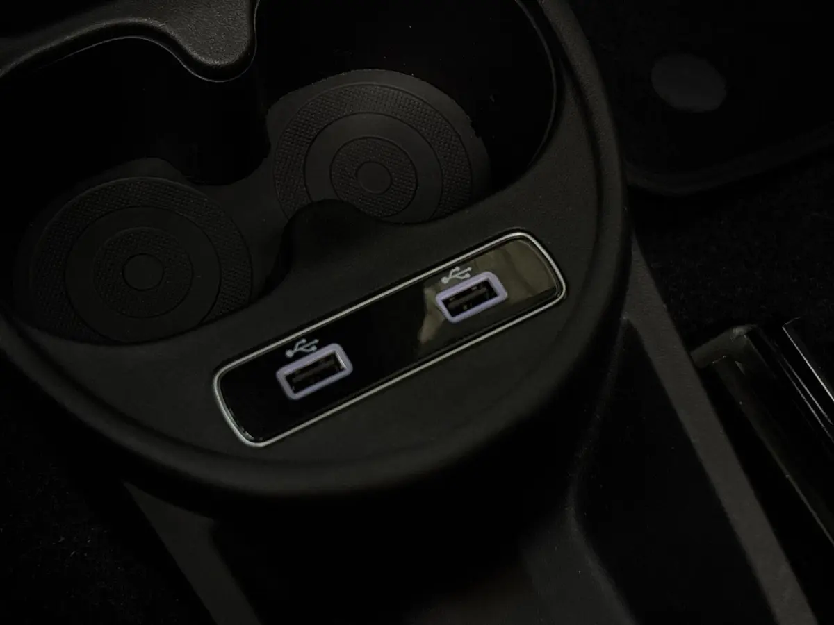 1.0 Hybrid Sport | Climate Control | Cruise Control | Parkeersensoren | LMV 16" | TFT-Scherm |