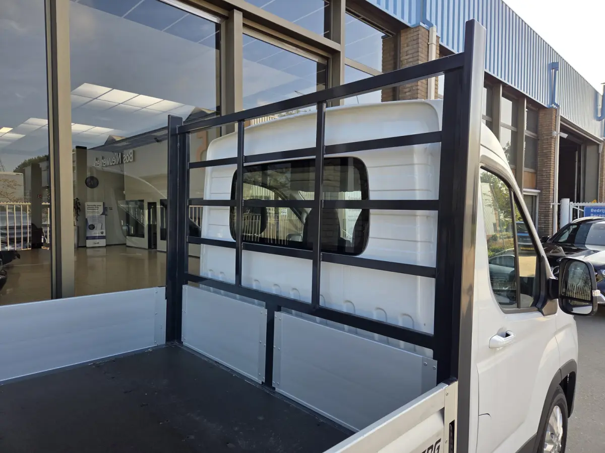 L4 65 kWh Airco Cruisecontrol Stoelverwarming Open laadbak / Pick-up N1