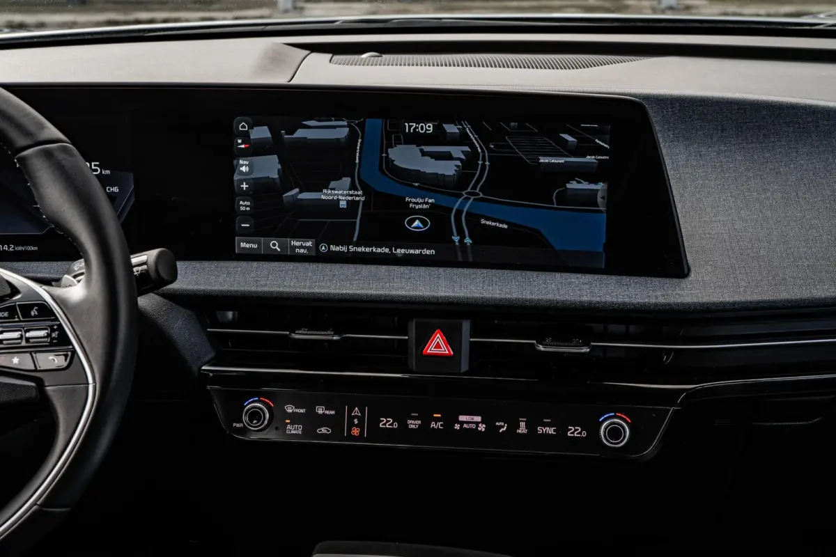 Light 77.4 kWh | SOH 100% | Trekhaak | ACC | Camera | LED | Keyless | Navigatie | Apple Carplay/Android Auto | Dealeronderhouden | 19"
