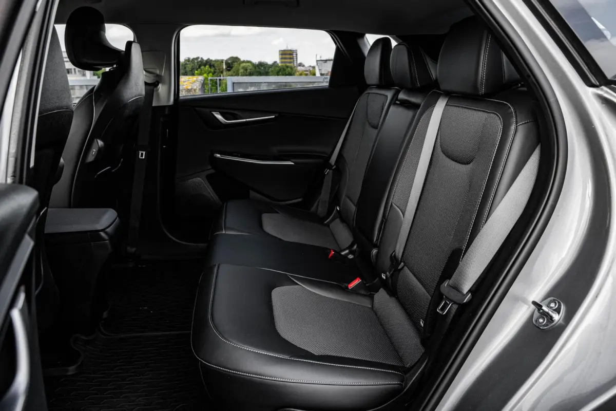 Light 77.4 kWh | SOH 100% | Trekhaak | ACC | Camera | LED | Keyless | Navigatie | Apple Carplay/Android Auto | Dealeronderhouden | 19"