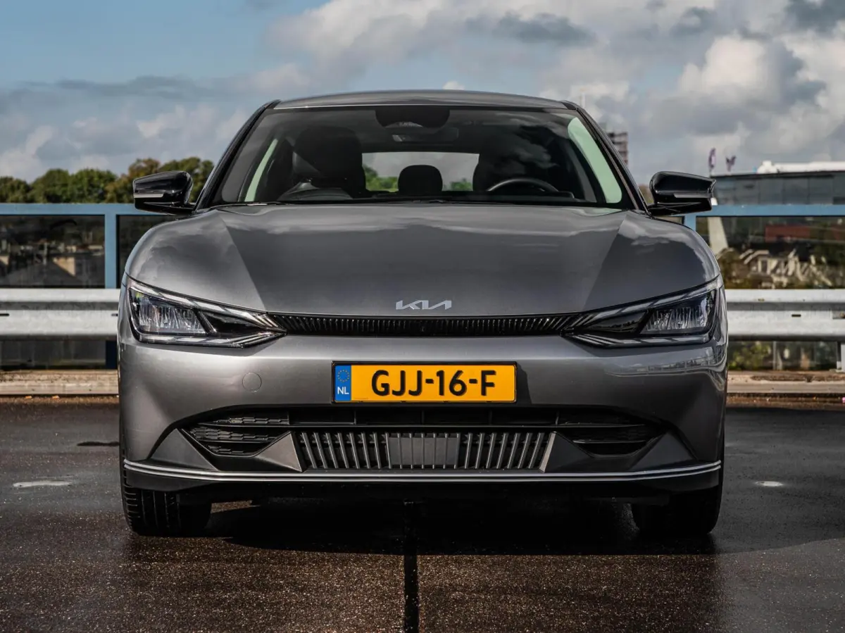 Light 77.4 kWh | SOH 100% | Trekhaak | ACC | Camera | LED | Keyless | Navigatie | Apple Carplay/Android Auto | Dealeronderhouden | 19"