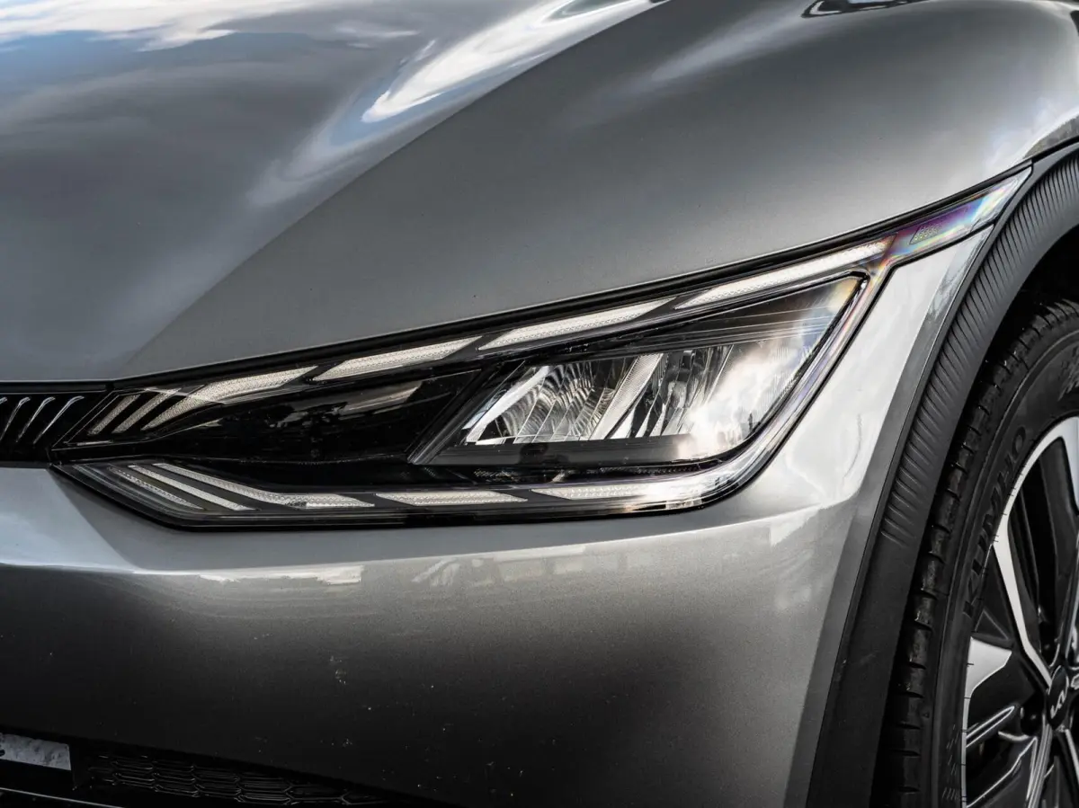 Light 77.4 kWh | SOH 100% | Trekhaak | ACC | Camera | LED | Keyless | Navigatie | Apple Carplay/Android Auto | Dealeronderhouden | 19"