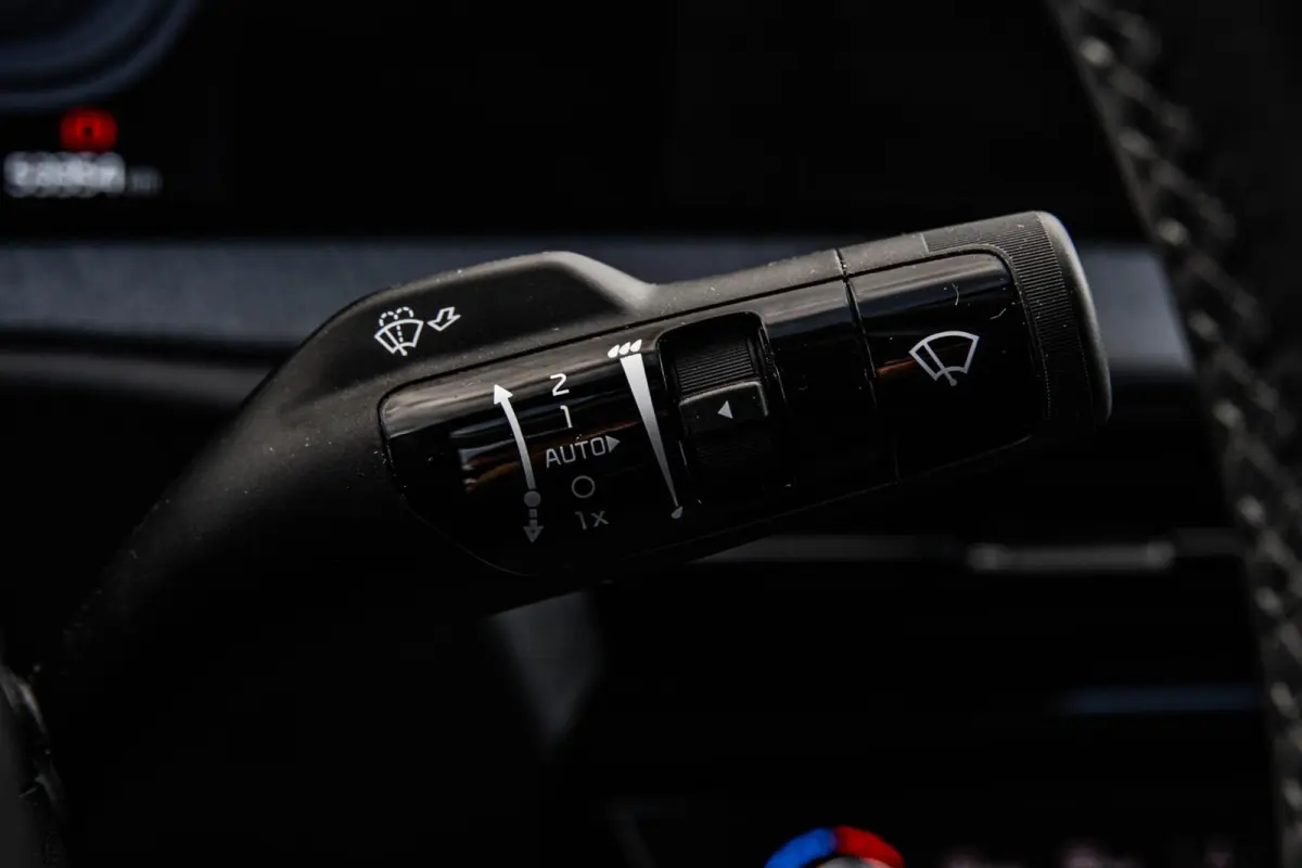 Light 77.4 kWh | SOH 100% | Trekhaak | ACC | Camera | LED | Keyless | Navigatie | Apple Carplay/Android Auto | Dealeronderhouden | 19"