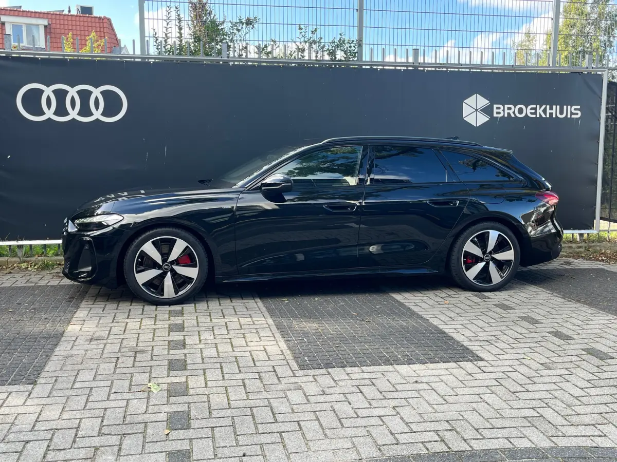 S edition | Trekhaak | Side assist | Remzadels rood | Optiek zwart | Privacy glas |
