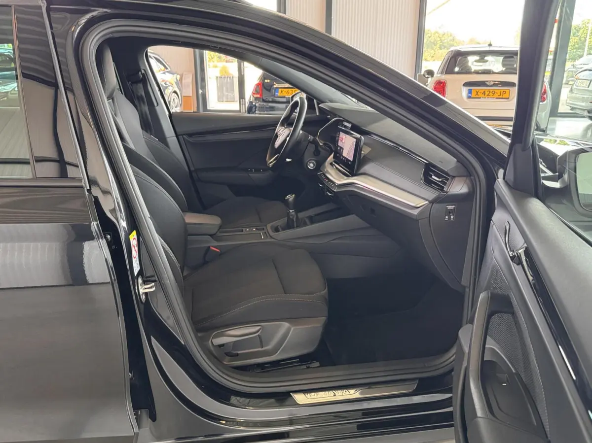 1.0 TSI Greentech 81kW Sport Business|Navi|CarPlay|Elektr.Wegklapbare Trekhaak|