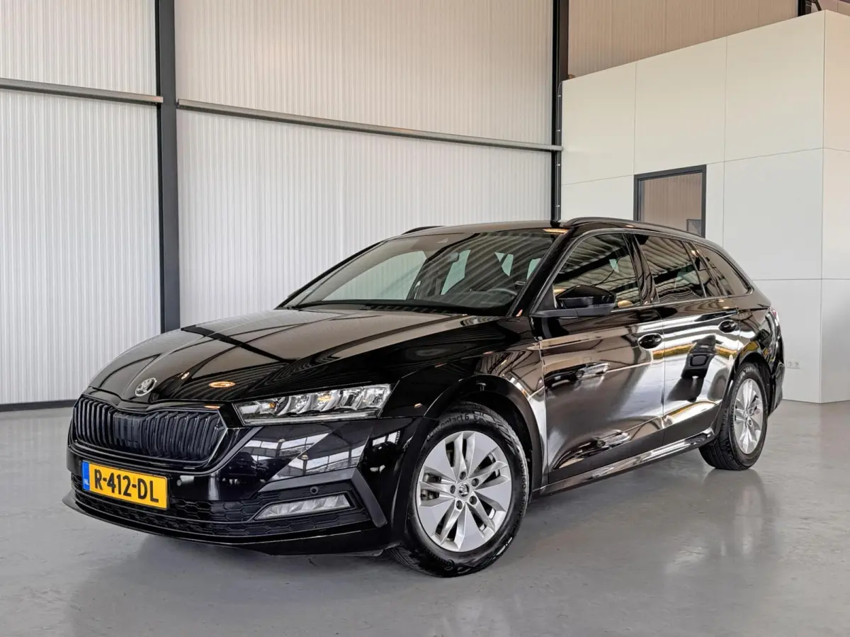 1.0 TSI Greentech 81kW Sport Business|Navi|CarPlay|Elektr.Wegklapbare Trekhaak|