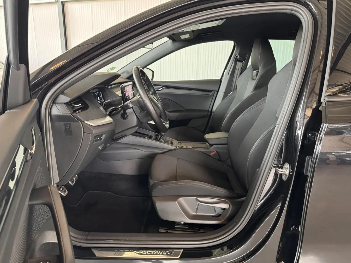 1.0 TSI Greentech 81kW Sport Business|Navi|CarPlay|Elektr.Wegklapbare Trekhaak|
