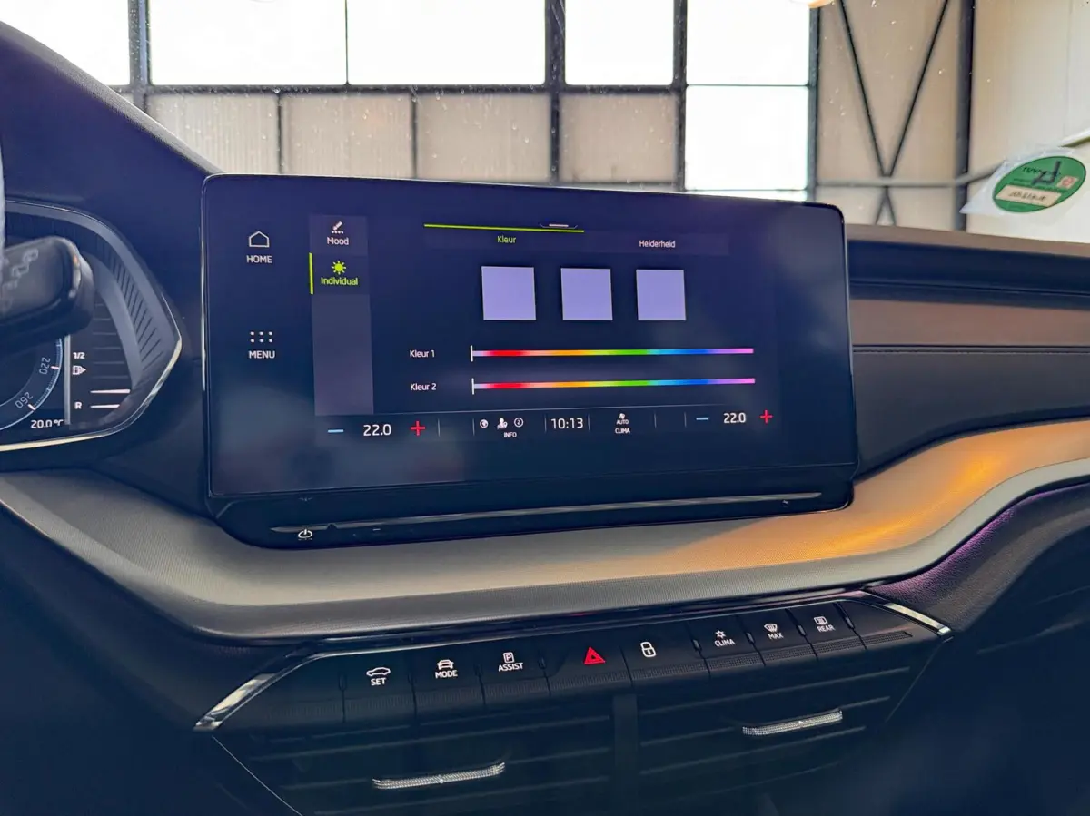 1.0 TSI Greentech 81kW Sport Business|Navi|CarPlay|Elektr.Wegklapbare Trekhaak|