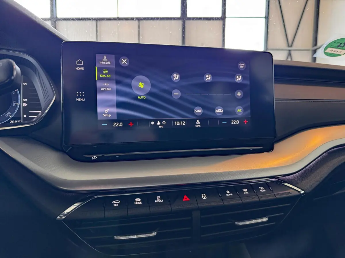 1.0 TSI Greentech 81kW Sport Business|Navi|CarPlay|Elektr.Wegklapbare Trekhaak|