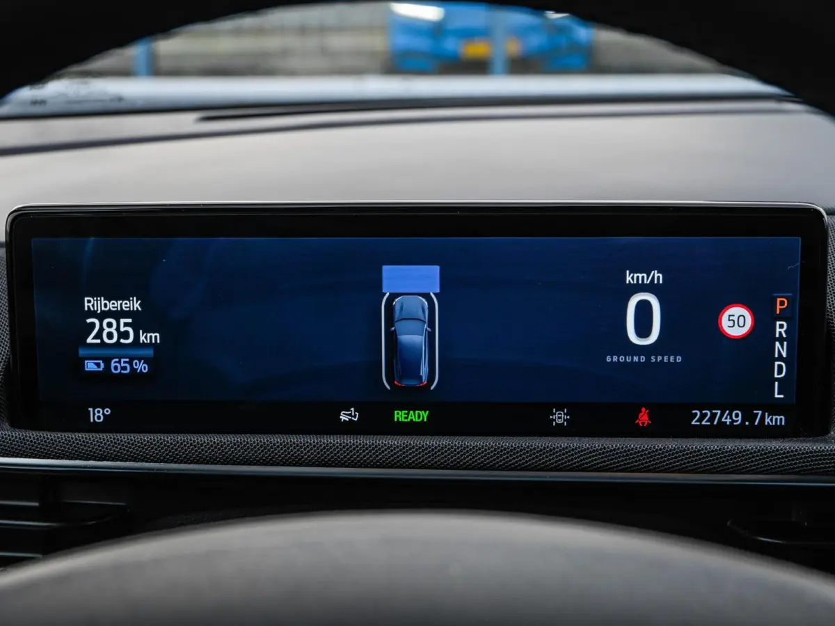 Extended RWD 98 kWh | SOH 97,5% | Camera | Leder | Keyless | ACC | Apple Carplay/Android Auto | Stoel-/Stuurverwarming | 18" | Dealeronderhouden