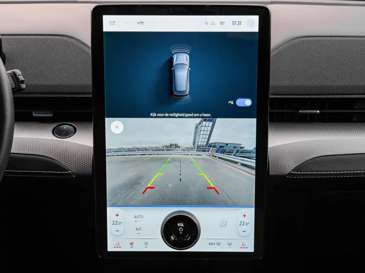 Extended RWD 98 kWh | SOH 97,5% | Camera | Leder | Keyless | ACC | Apple Carplay/Android Auto | Stoel-/Stuurverwarming | 18" | Dealeronderhouden