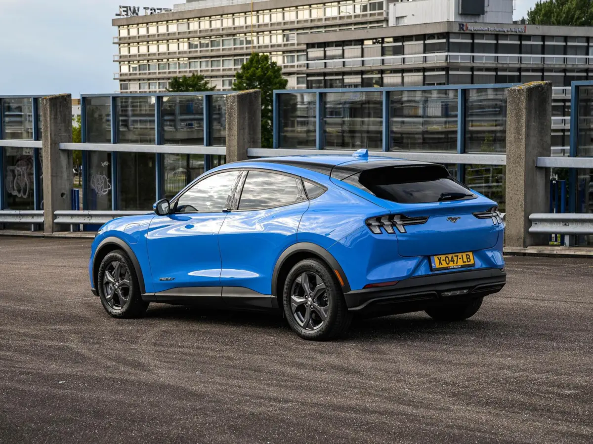 Extended RWD 98 kWh | SOH 97,5% | Camera | Leder | Keyless | ACC | Apple Carplay/Android Auto | Stoel-/Stuurverwarming | 18" | Dealeronderhouden