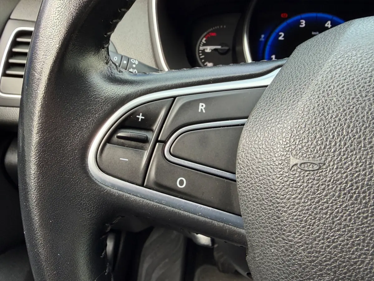 1.2 TCe Zen|Trekhaak|AppleCarplay|Navi|Climate|Cruise|PDC|Bleutooth|Isofix|Wordt geleverd met nieuwe APK|