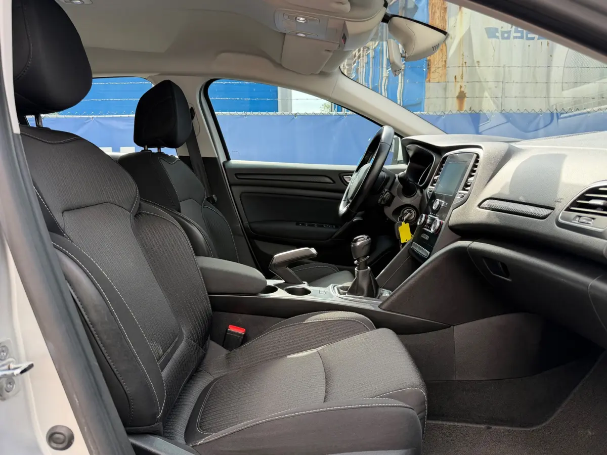 1.2 TCe Zen|Trekhaak|AppleCarplay|Navi|Climate|Cruise|PDC|Bleutooth|Isofix|Wordt geleverd met nieuwe APK|