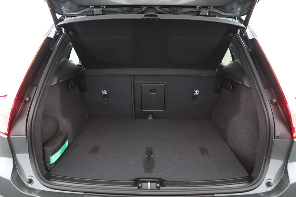 Single Motor Extended Range Ultra Europa 82 kWh | Snel Beschikbaar | Panoramadak | 360° Camera | Harman/Kardon |