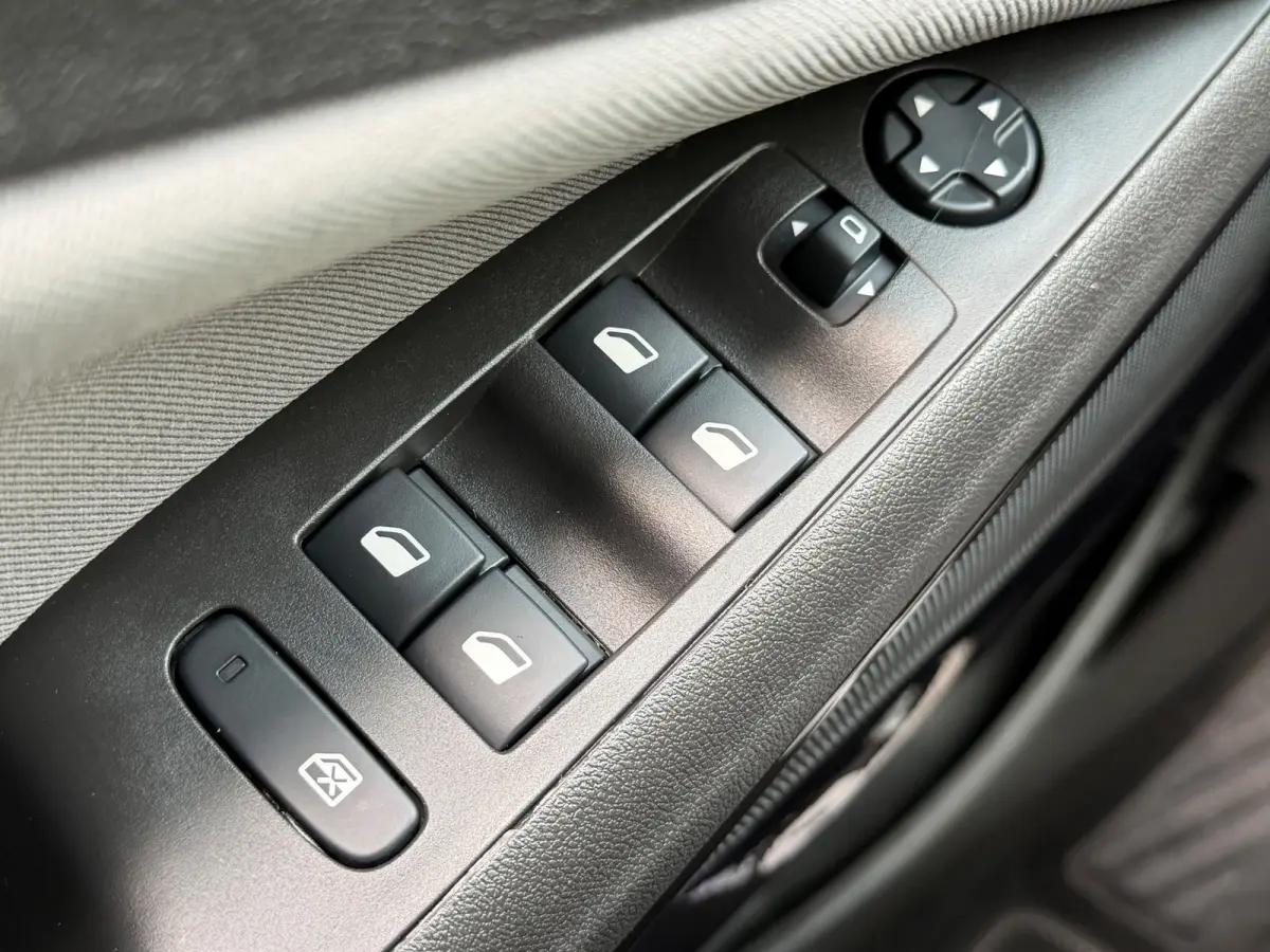 1.2 Turbo 120 Jaar Edition|2e Eigenaar|Carplay|Navi|Camera|Climate|Cruise|PDC V+A|LMV|N.A.P|Apk tot 28-09-2027|