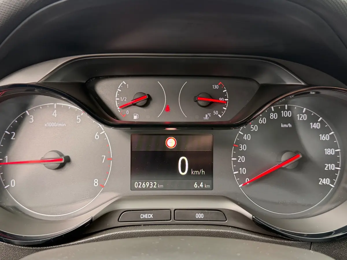 1.2 Turbo 120 Jaar Edition|2e Eigenaar|Carplay|Navi|Camera|Climate|Cruise|PDC V+A|LMV|N.A.P|Apk tot 28-09-2027|