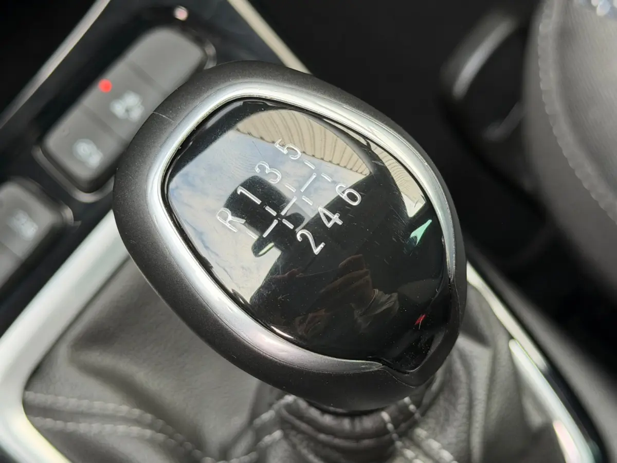 1.2 Turbo 120 Jaar Edition|2e Eigenaar|Carplay|Navi|Camera|Climate|Cruise|PDC V+A|LMV|N.A.P|Apk tot 28-09-2027|