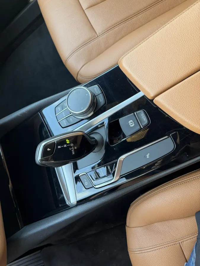 520i Executive Leder|ShadowLine|LCI Achterlichten