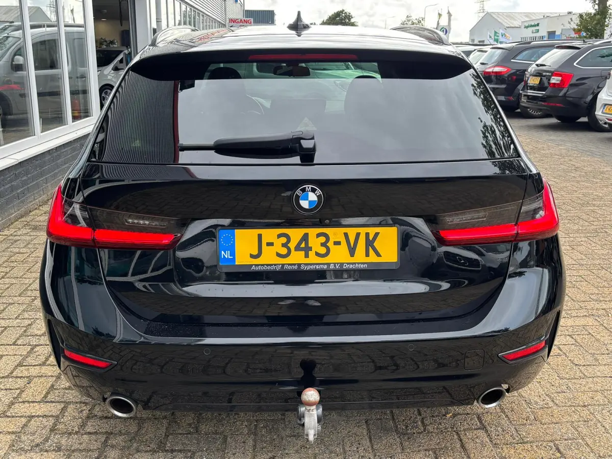 318i High Executive Edition | M Pakket | Shadow Line | Assisted Driving | Trekhaak