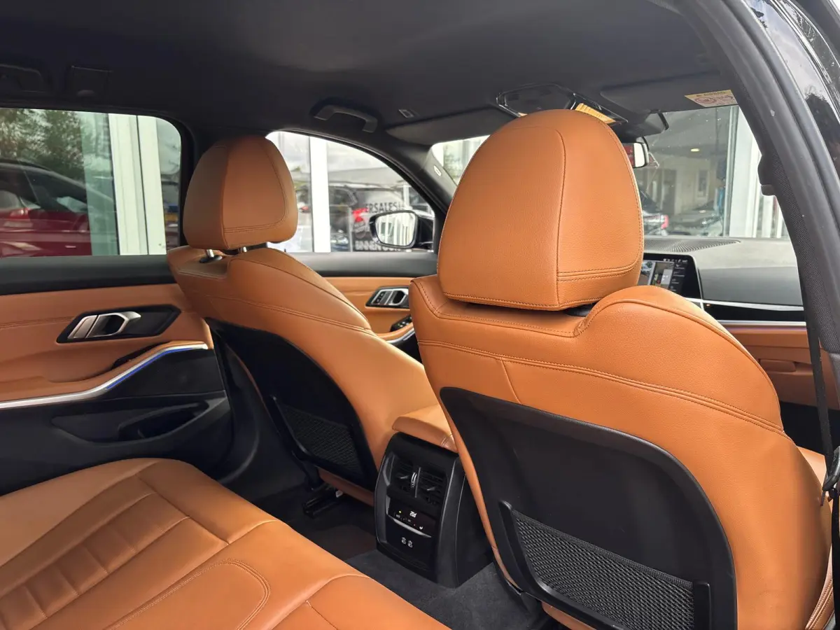 318i High Executive Edition | M Pakket | Shadow Line | Assisted Driving | Trekhaak