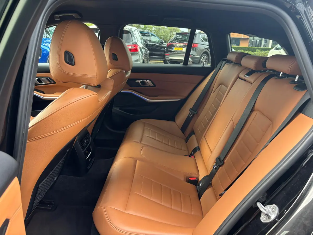 318i High Executive Edition | M Pakket | Shadow Line | Assisted Driving | Trekhaak