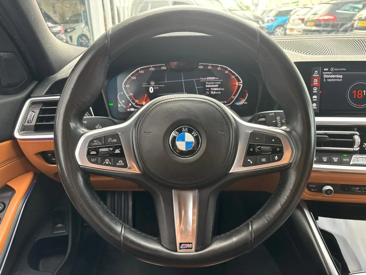 318i High Executive Edition | M Pakket | Shadow Line | Assisted Driving | Trekhaak