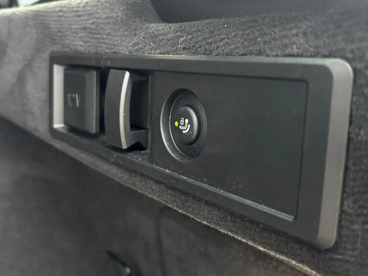 318i High Executive Edition | M Pakket | Shadow Line | Assisted Driving | Trekhaak