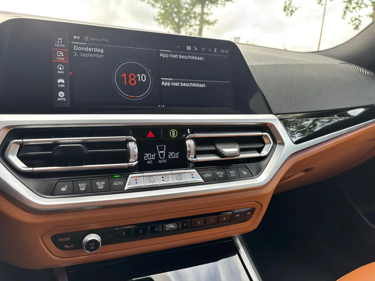 318i High Executive Edition | M Pakket | Shadow Line | Assisted Driving | Trekhaak