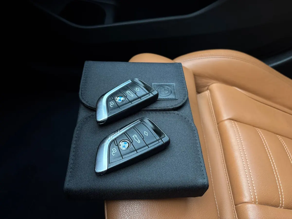 318i High Executive Edition | M Pakket | Shadow Line | Assisted Driving | Trekhaak