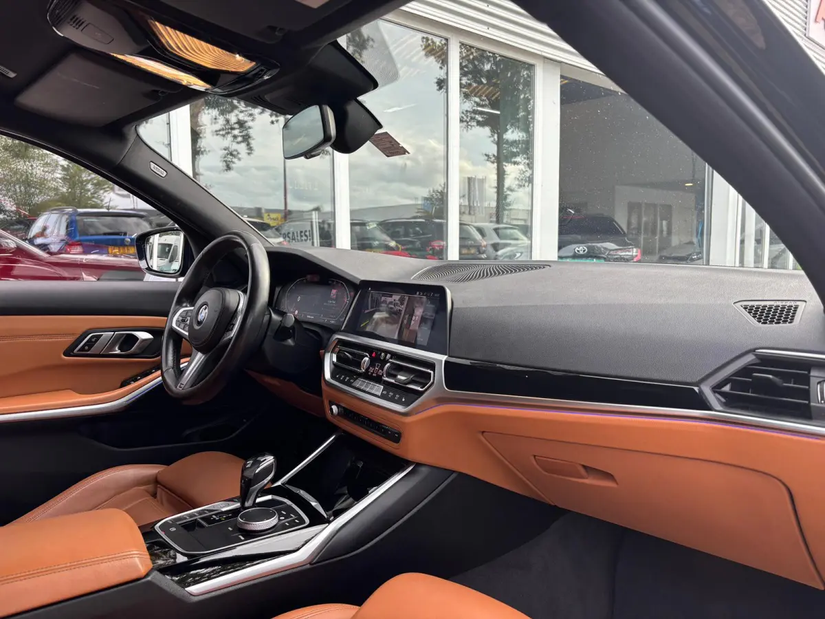 318i High Executive Edition | M Pakket | Shadow Line | Assisted Driving | Trekhaak