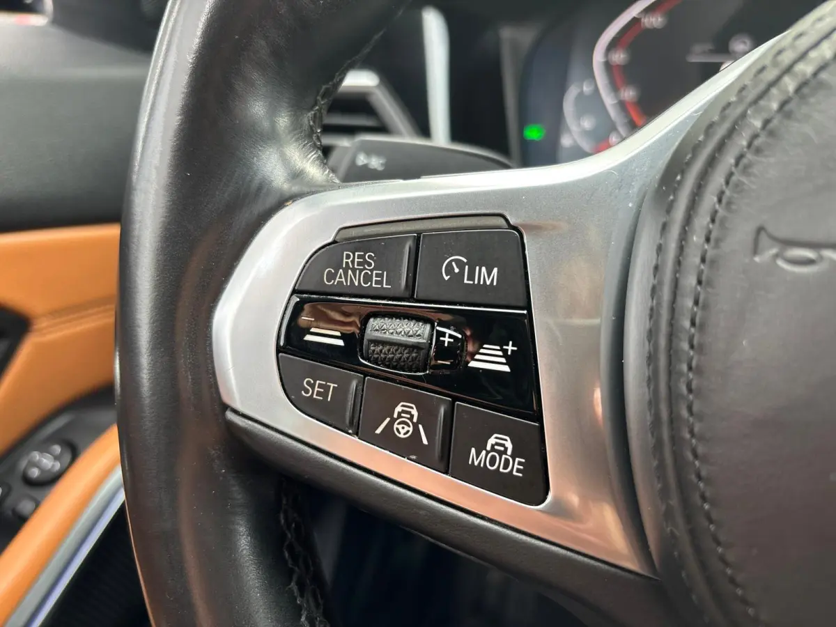 318i High Executive Edition | M Pakket | Shadow Line | Assisted Driving | Trekhaak