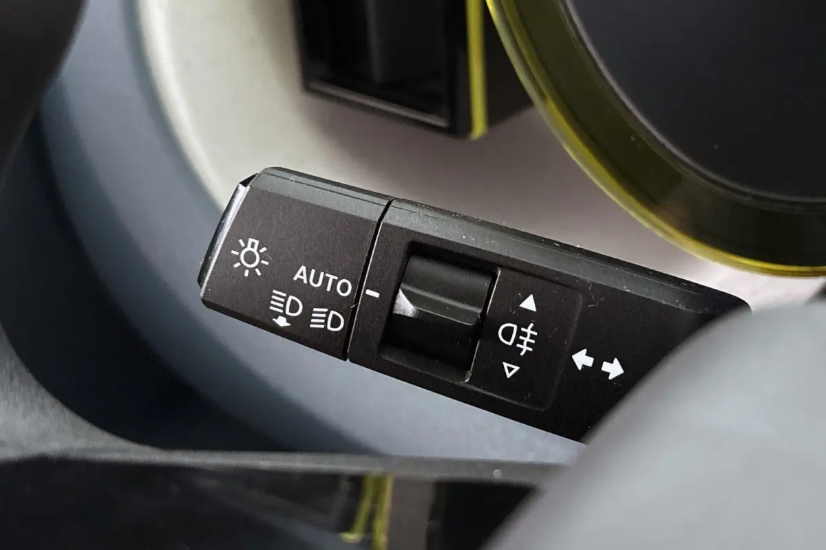 1.2 Hybrid ICON / Carplay / Airco / 2+6 Jaar Garantie