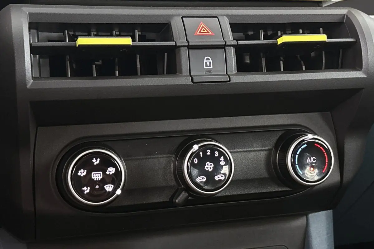1.2 Hybrid ICON / Carplay / Airco / 2+6 Jaar Garantie