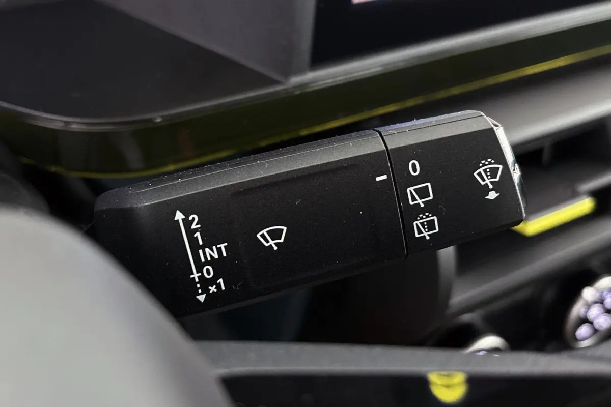 1.2 Hybrid ICON / Carplay / Airco / 2+6 Jaar Garantie
