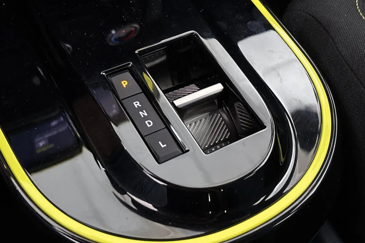 1.2 Hybrid ICON / Carplay / Airco / 2+6 Jaar Garantie